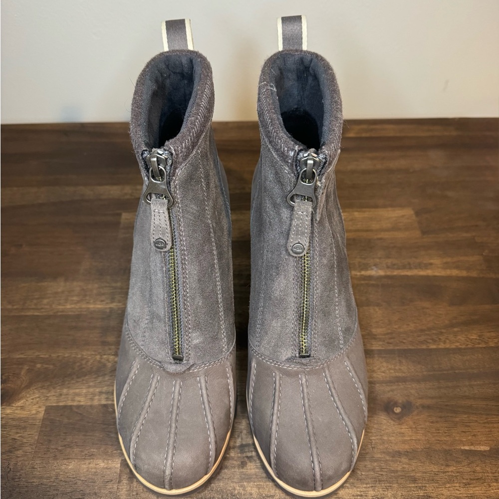 UGG REGGIE THUNDERCLOUD LEATHER WEDGE ANKLE BOOT US 8.5 / EU 39.5 / UK 6.5